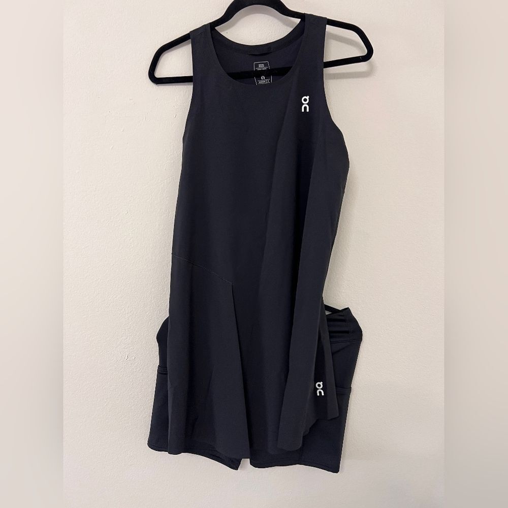 On Running Women's Court Tennis Sleek Black Athletic Dress With Shorts Medium - Picture 8 of 11